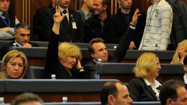 Topluluklar,  Garanti Edilen Yerlerden Fazlasını Alabilirler