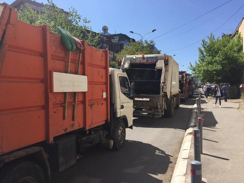 Temizlik Çalışanları Sirenlerle Protesto Düzenledi