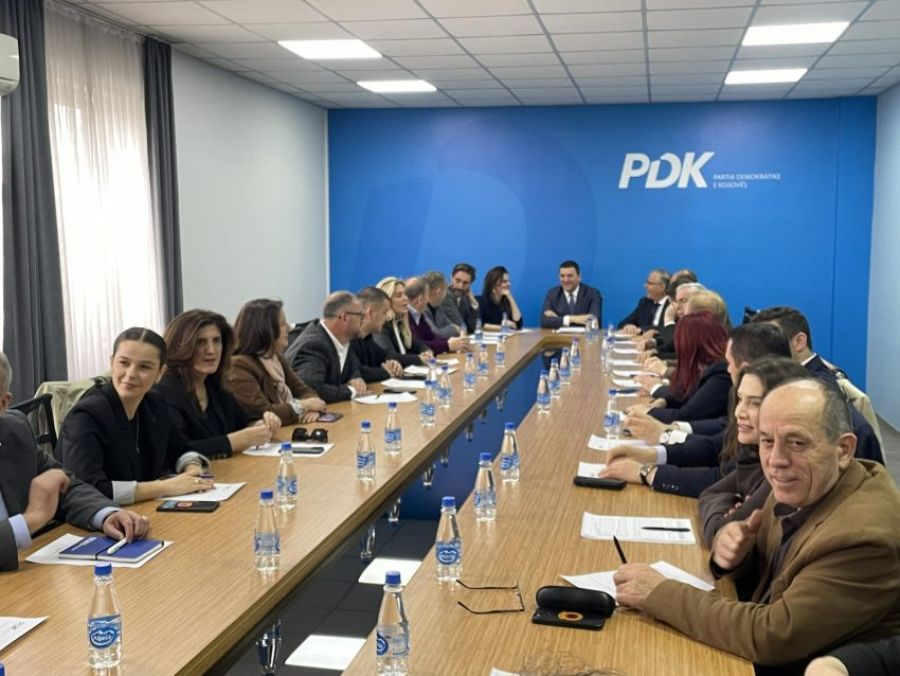 PDK, LDK'nın Geçiş Hükümeti Teklifini Bugün Görüşecek