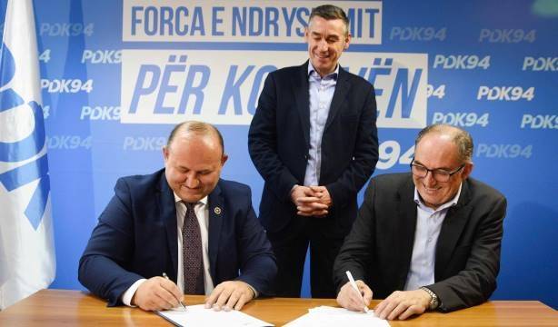 Prizren’de PDK-AAK Koalisyon Anlaşması İmzaladı