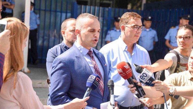 PDK Priştine'de Vetëvendosje'yi Yolsulukla Suçluyor