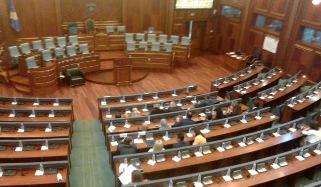 Kosova Meclisinin Çalışması Takıldı