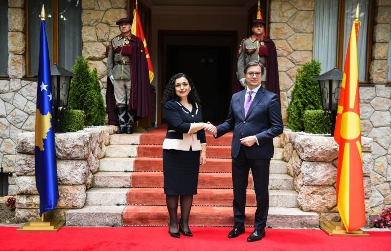 Osmani ve Pendarovski, İki Ülke Arasında Mükemmel İlişkileri Bir Kez Daha Teyit Etti
