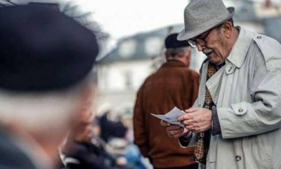 Düşük Ücretli Emekli Maaşlarına 30 Euro Zam