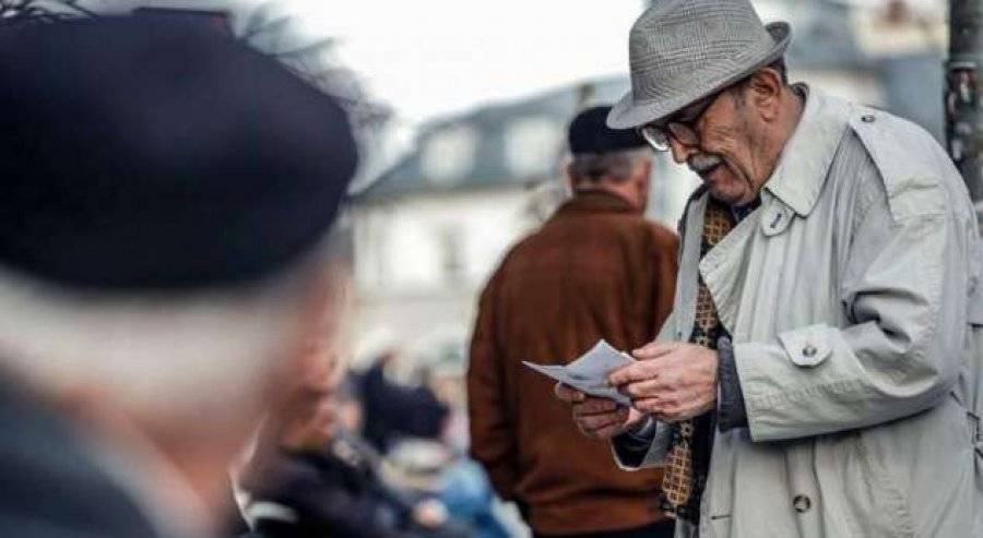 Emekliler Maaşlarını Zamlı Alıyor