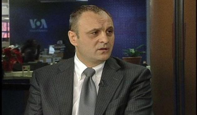 Petroviç: Referandum Geriye Götürür