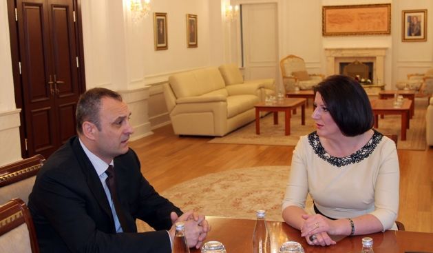 Jahjaga ve Petroviç Ferizovik İçin Seçimleri Görüştü