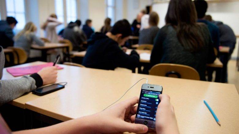 Okullara Telefon Yasağı Geldi