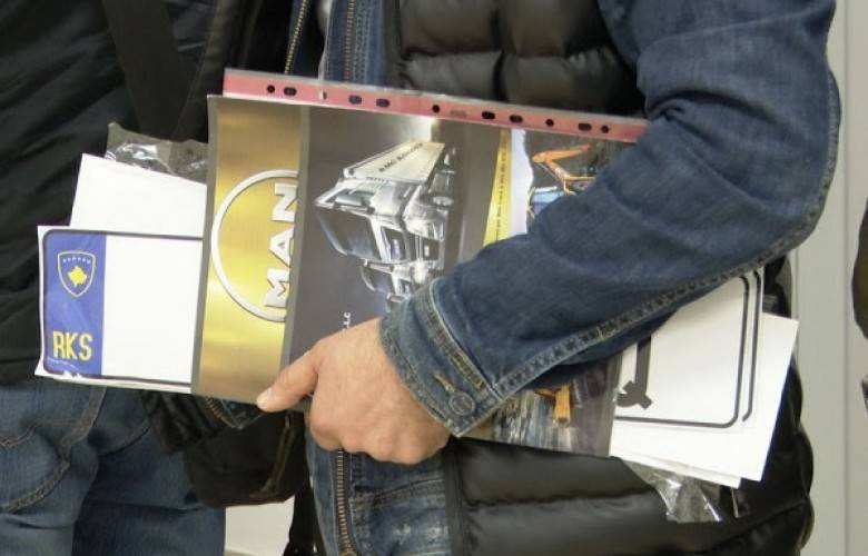 Araç Plakaları Veriliyor