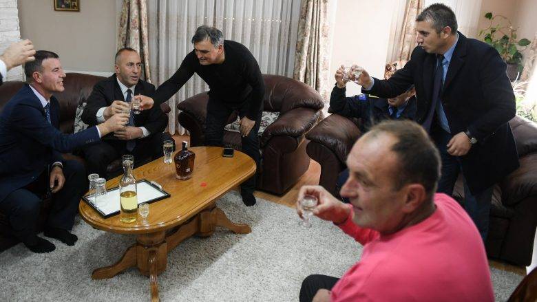 Haradinaj Plemetin’de Sırp Aileye Konuk Oldu
