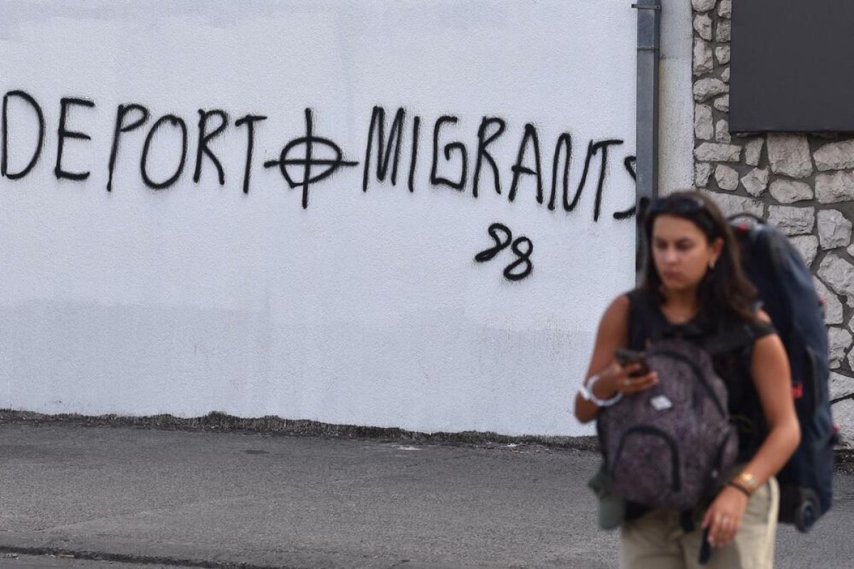 Podgorica sokaklarında Nazi sembolleri ve Türk karşıtı grafitiler