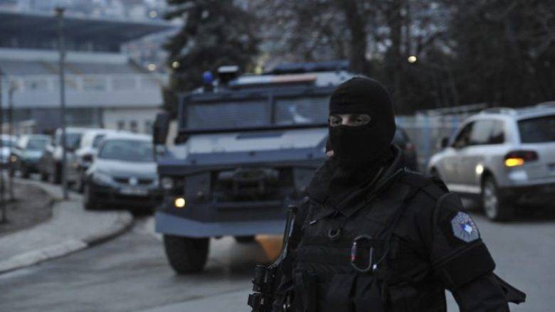 Kosova Polisi Kuzeydeki Suç Çetelerini Yok Etti