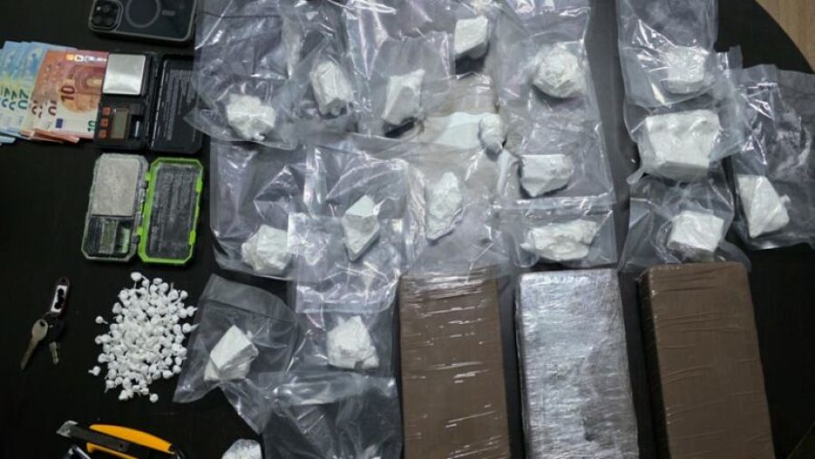 Kosova Polisi Prizren'de 300 Bin Euro Değerinde Kokain Ele Geçirdi