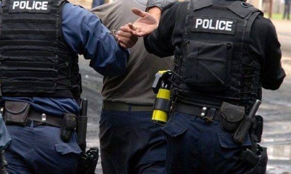 Sekiz Polis Memuru Tutuklandı