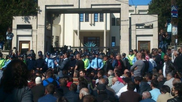 Polis Prizren'deki Protestolara Karşı