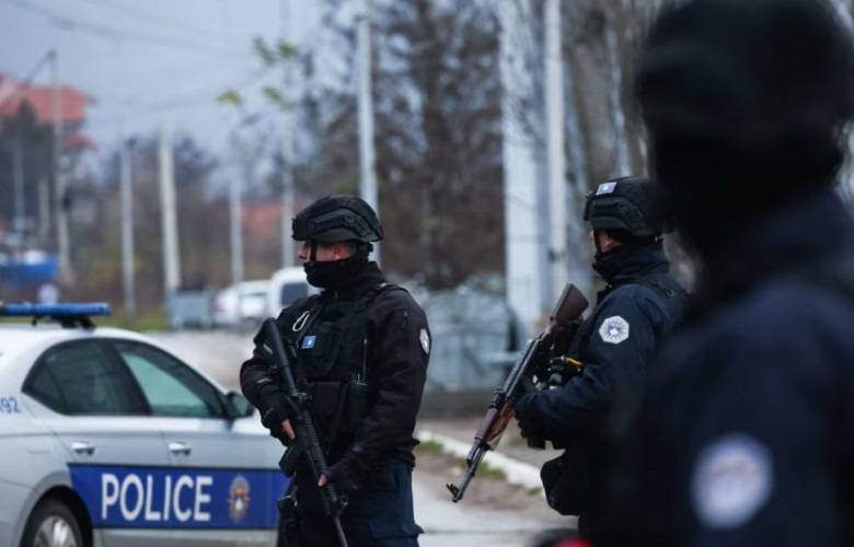 Polis, Kuzeyde Dur Talimatına Uymayan Araca Ateş Açmak Zorunda Kaldı