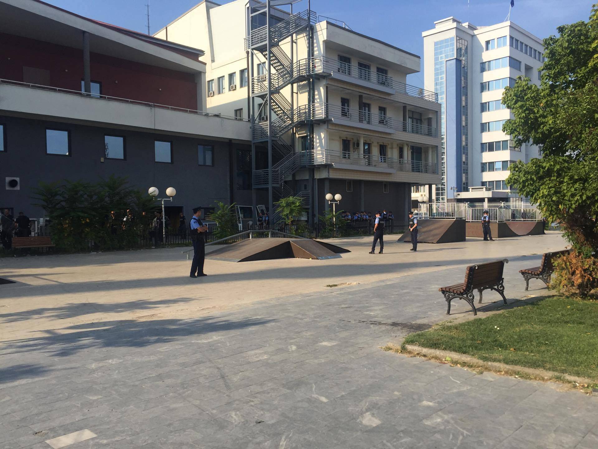 Priştine'de  Yoğun Polis Hareketliği