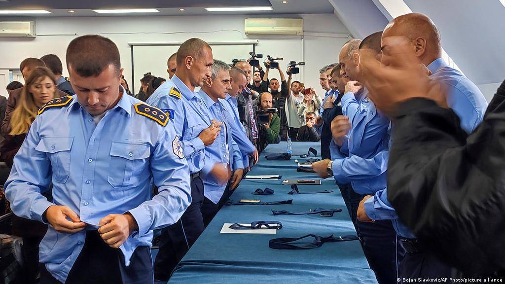 Sırp Toplumuna Mensup 80 Polisin İstifası Kabul Edildi