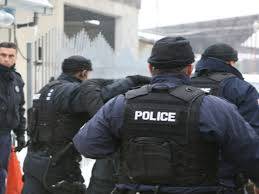 Kosovalı Polislerin Sırbistan'a Gitmeleri Yasaklandı