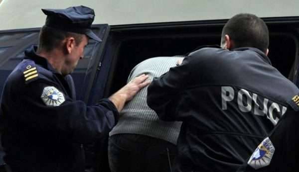 Prizren’de İki Polis Memuru Tutuklandı