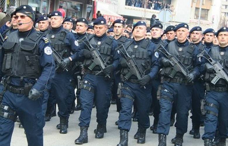 Kosova Polisi Bugün Skenderbey Meydanında Yürüyecek
