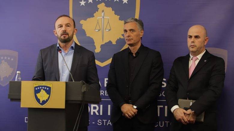 Bakanlık Yetkililerinin El Koyulan  Çantalarında 400 Bin Euro Vardı