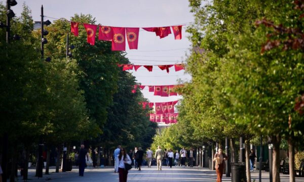 Rama, UÇK Bayraklarıyla Donatılan Priştine'nin Fotoğraflarını Paylaştı