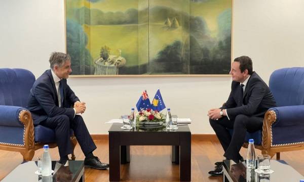 Kurti, Avustralya’nın Kosova’da Akredite Edilen Büyükelçisini Kabul Etti