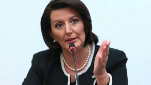 Jahjaga Siyasi Partileri Seçimlerle Tehdit Etsin