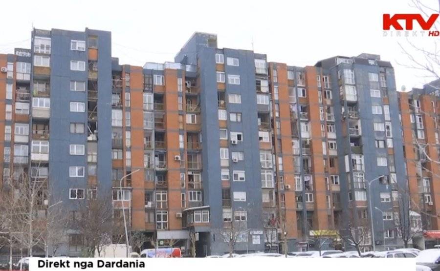 Meclis Oturumu Balkonlardan Protesto Edildi
