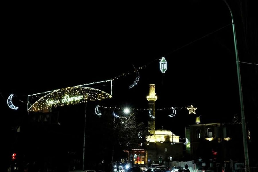 Priştine Ramazan İçin Süslendi