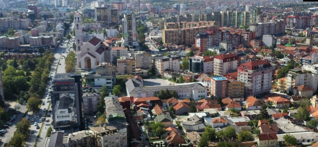 Priştine’de Çanak Antenlerin Kaldırılması Kararı Alındı