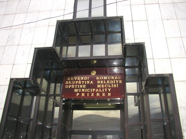 Muja, İki Müdürü Görevden Aldı