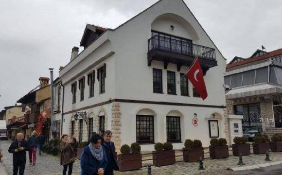 Prizren'deki Türk Başkonsolosluğu'na Molotoflu Saldırı