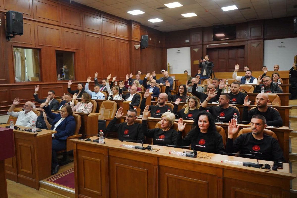 Prizren Belediye Meclisi, Eski UÇK Yöneticileri Hakkındaki Karara İlişkin Deklarasyonu Onayladı