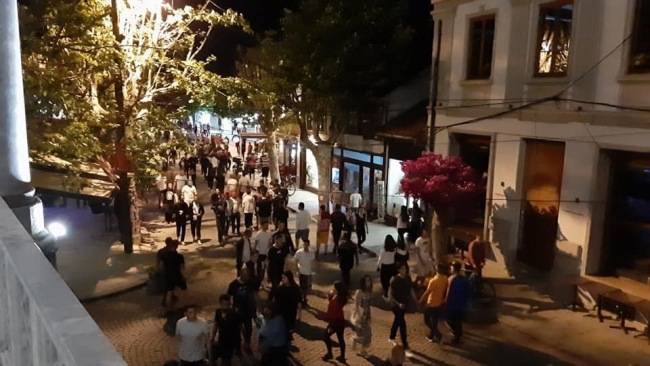 Dün Akşam Prizren’in Şadırvan’ı Gezenlerle Doldu
