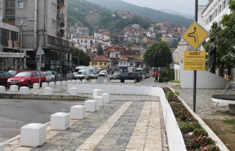 Posta Önünde Duvar Engeli Yıkıldı