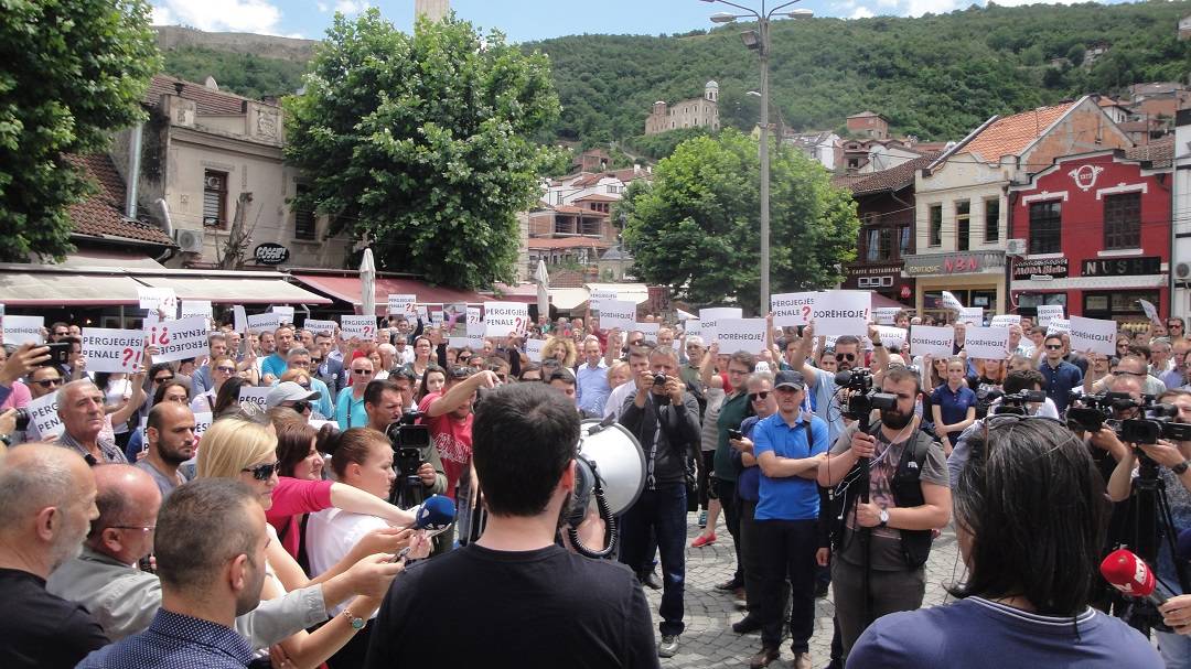 Prizren'de İstifa İstemleri