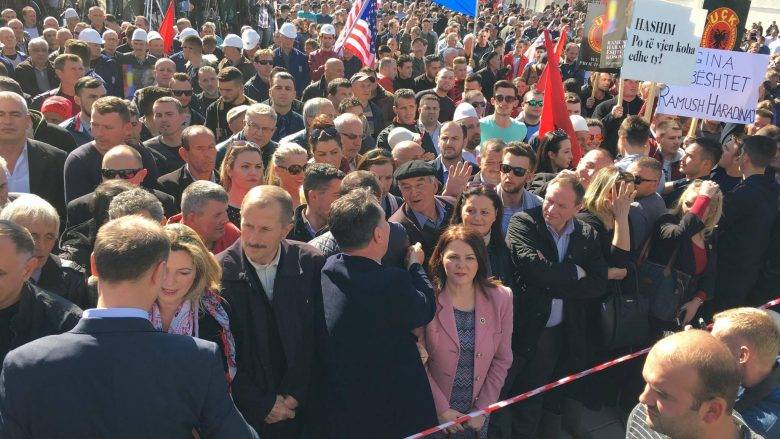Ramush Haradinaj'ın Serbest Bırakılmaması Priştine'de Protesto Edildi