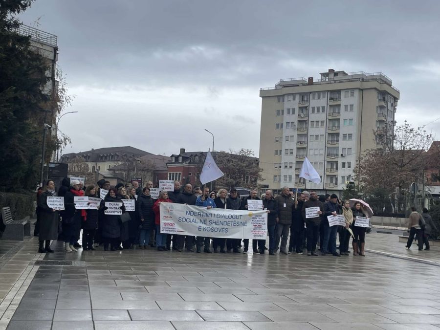 Sağlık Çalışanları, Maaşlarına Zam Talep Etti