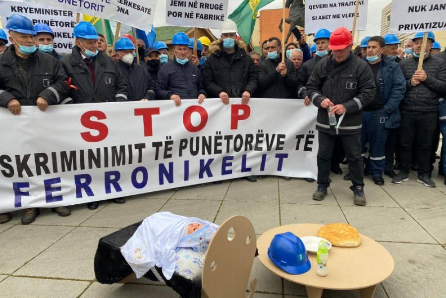 Feronikel İşçileri Protesto Düzenledi