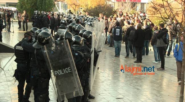 Polisten Vatandaşlara Şiddetten Uzak Durmalarına Çağrı