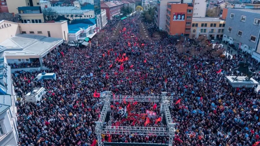 Kosova’da Özel Mahkemeye Karşı Geniş Katılımlı Protesto Hazırlığı