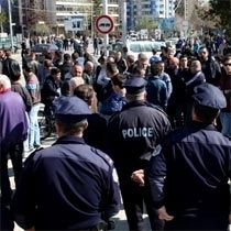 İbre Köprüsünün Güneyinde Arnavutlar Protesto Etti