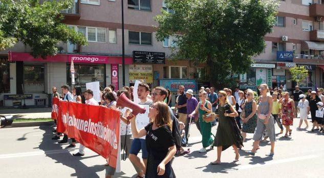 Priştine’de Protesto