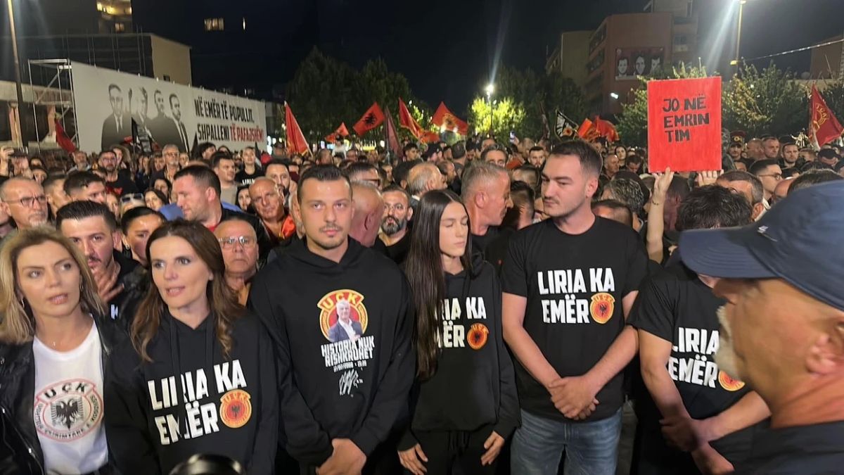 Thaçi ve Veseli’nin Oğulları Priştine’deki Protestonun Başında