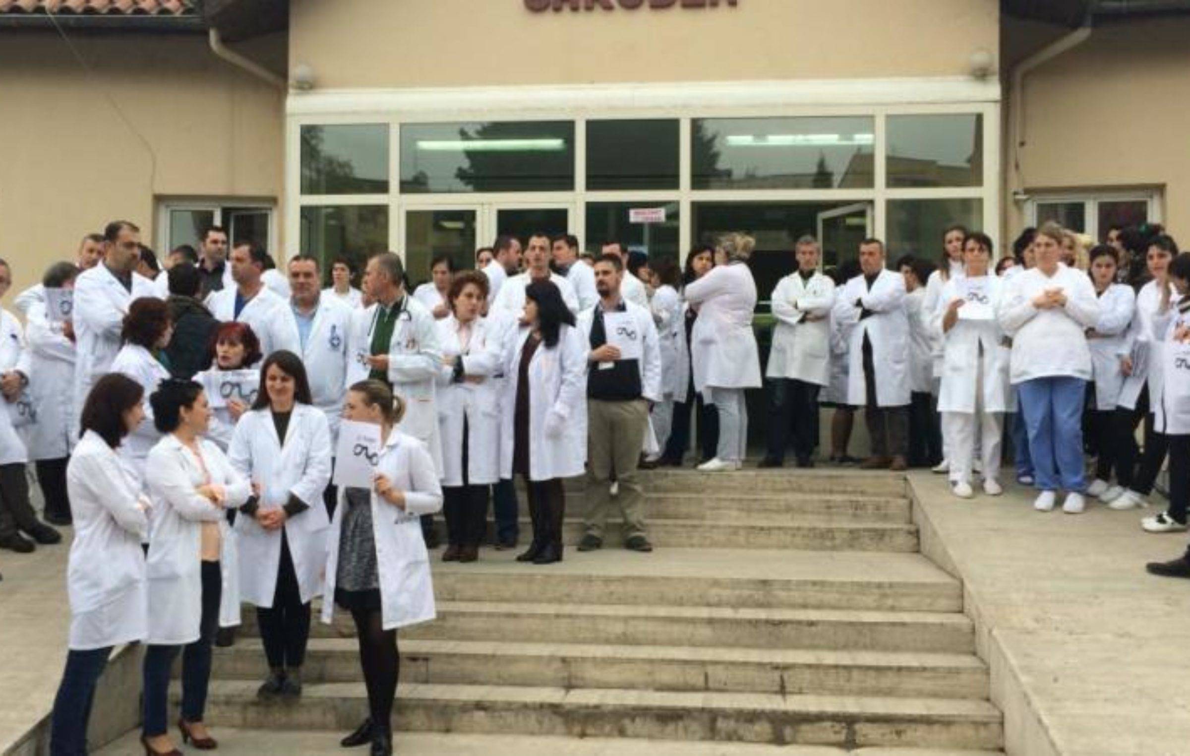 Sağlık İşçilerinin Protestosu Başladı