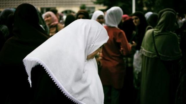 Okullarda Başörtüsü Yasağı Bugün Priştine'de Protesto Edilecek