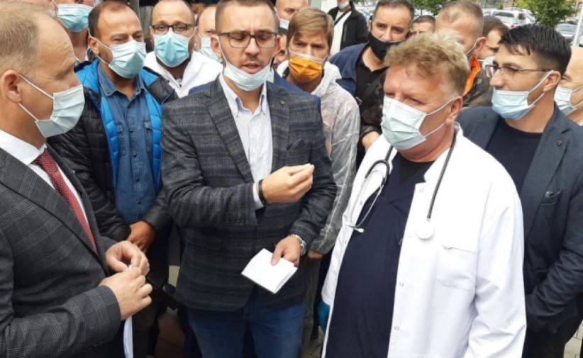 QKUK ve Hastane Hizmetleri Teknik Çalışanları Protestoda