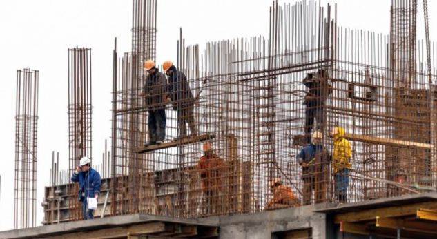 Ferizovik’te İnşaatta Olan Bir Binadan 4 İşçi Düştü